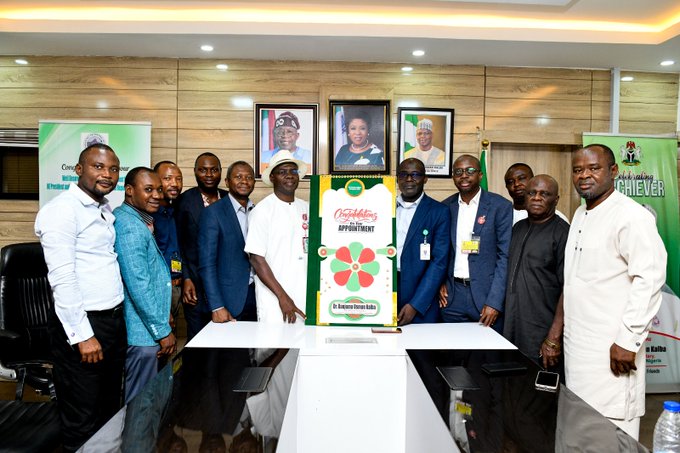 Members of NAUS on a courtesy visit to Dr. Danjuma Kalba